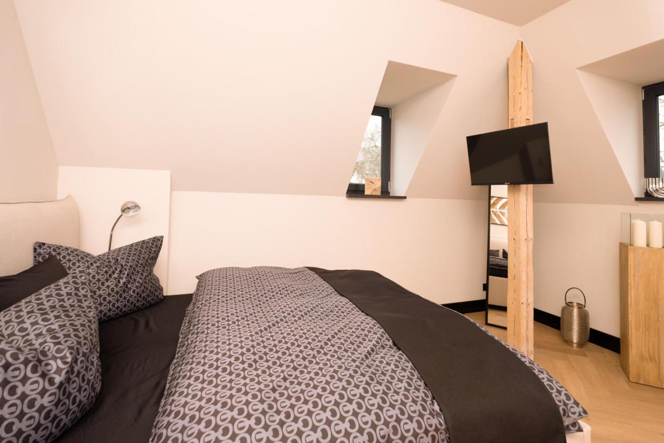 * Stadtvilla Plauen * * Aussergewoehnlich * 2 Zimmerwohnung * Zentrumsnah Exterior foto